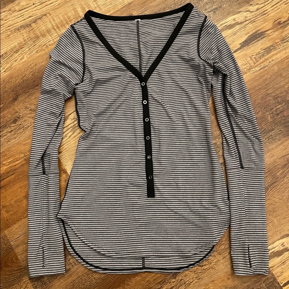 Lululemon top *NEW* size 6